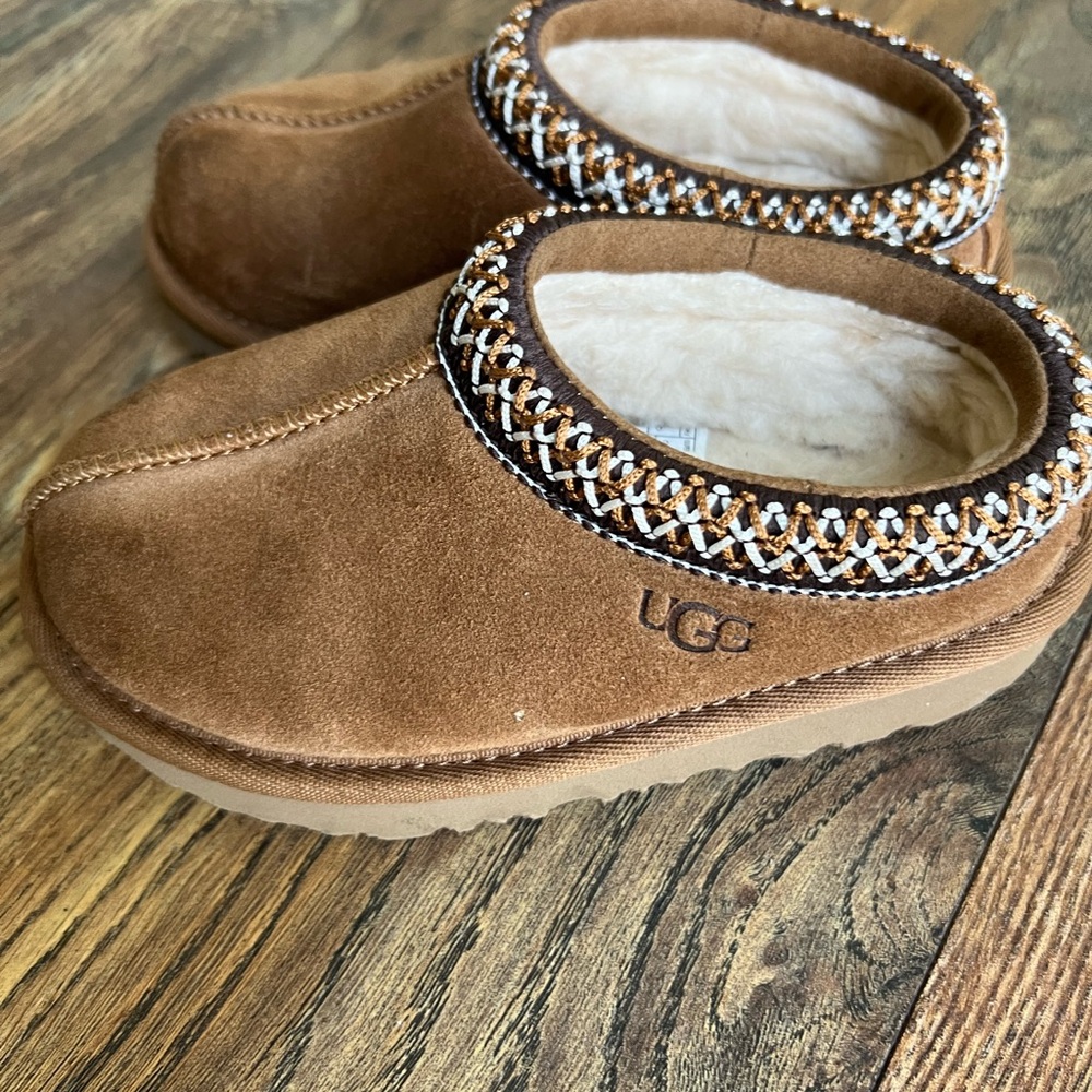 UGG Kids Brown Suede Slippers - Tasman slippers rarely used- unisex girl or boy